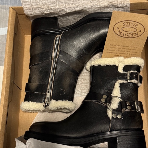 Steve Madden Shoes - Steve Madden Black Boots with Shearling Trim
